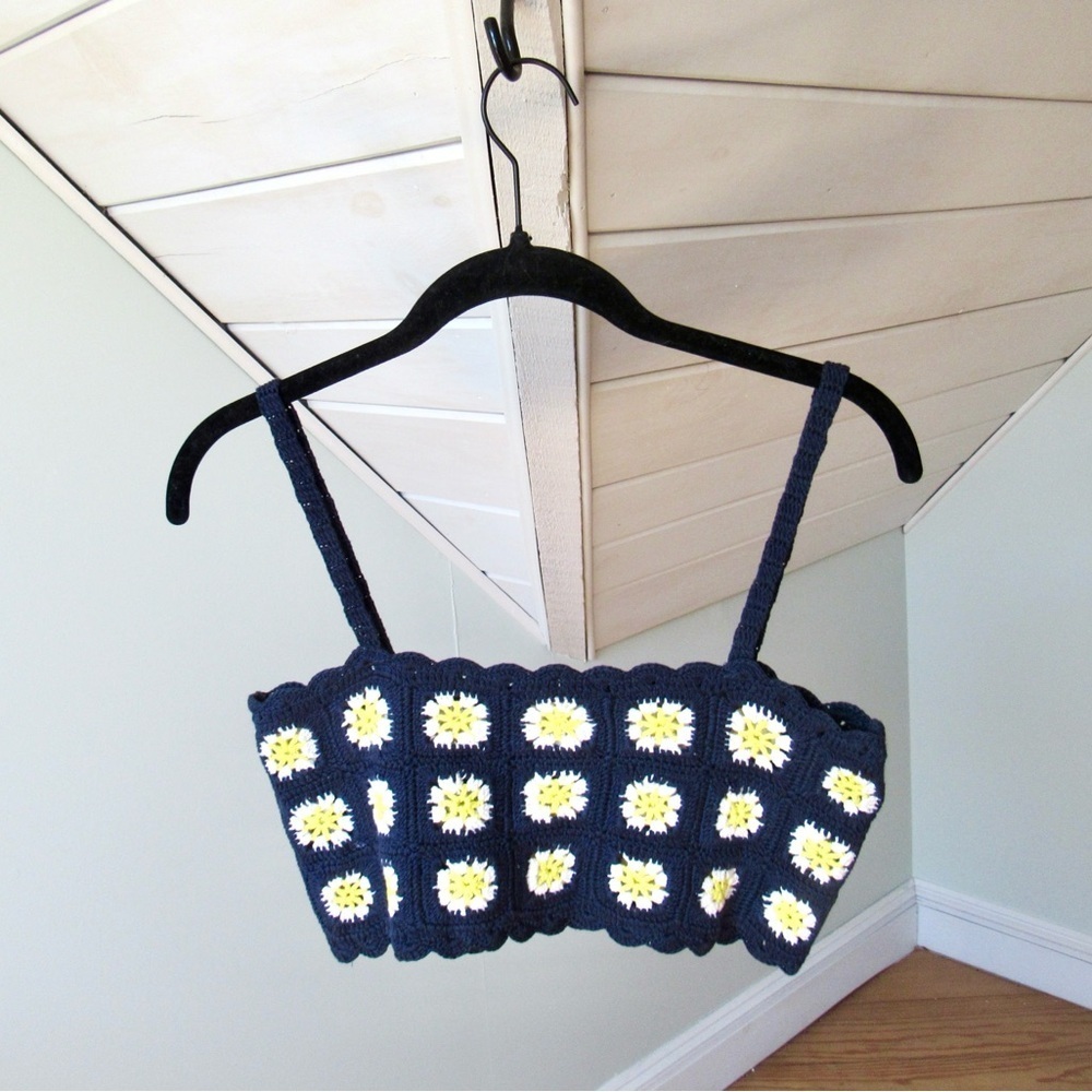 BP. Daisy Crochet Tank Top XS Navy Yellow White - Picture 2 of 10